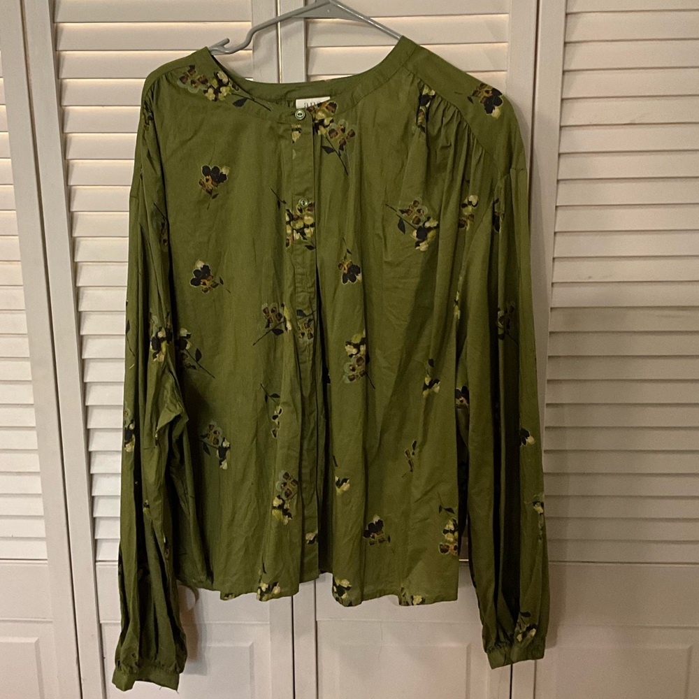SOLD Women’s Long Sleeve Top Plus Size